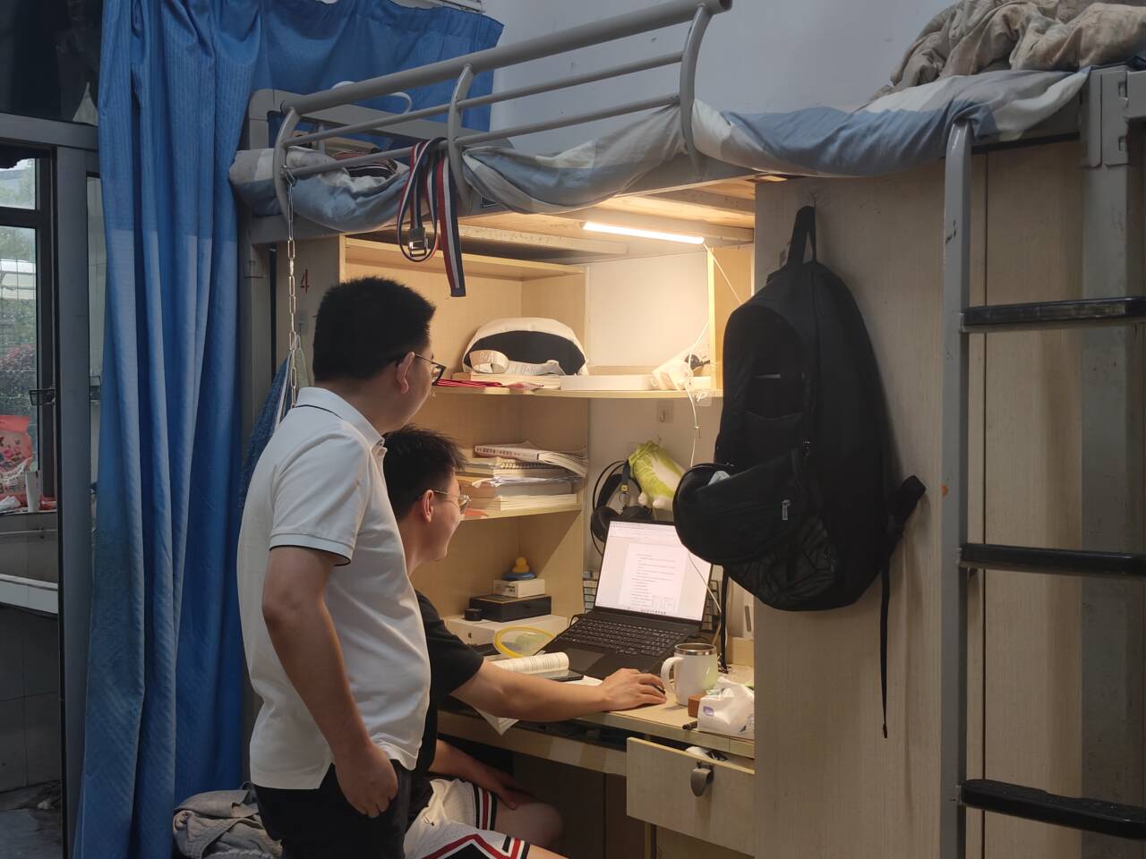 PxuS_1751897913371080775.jpg PxuS_1751897913371080775.jpg